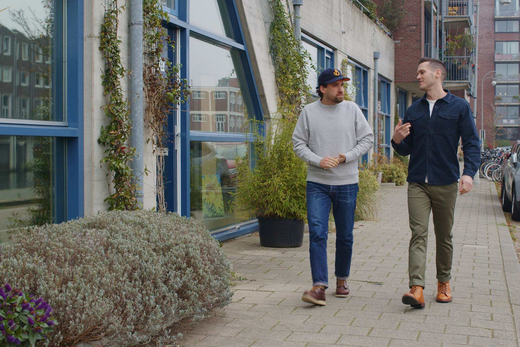 VIDEO: JEANS VS CHINOS VS KHAKIS
