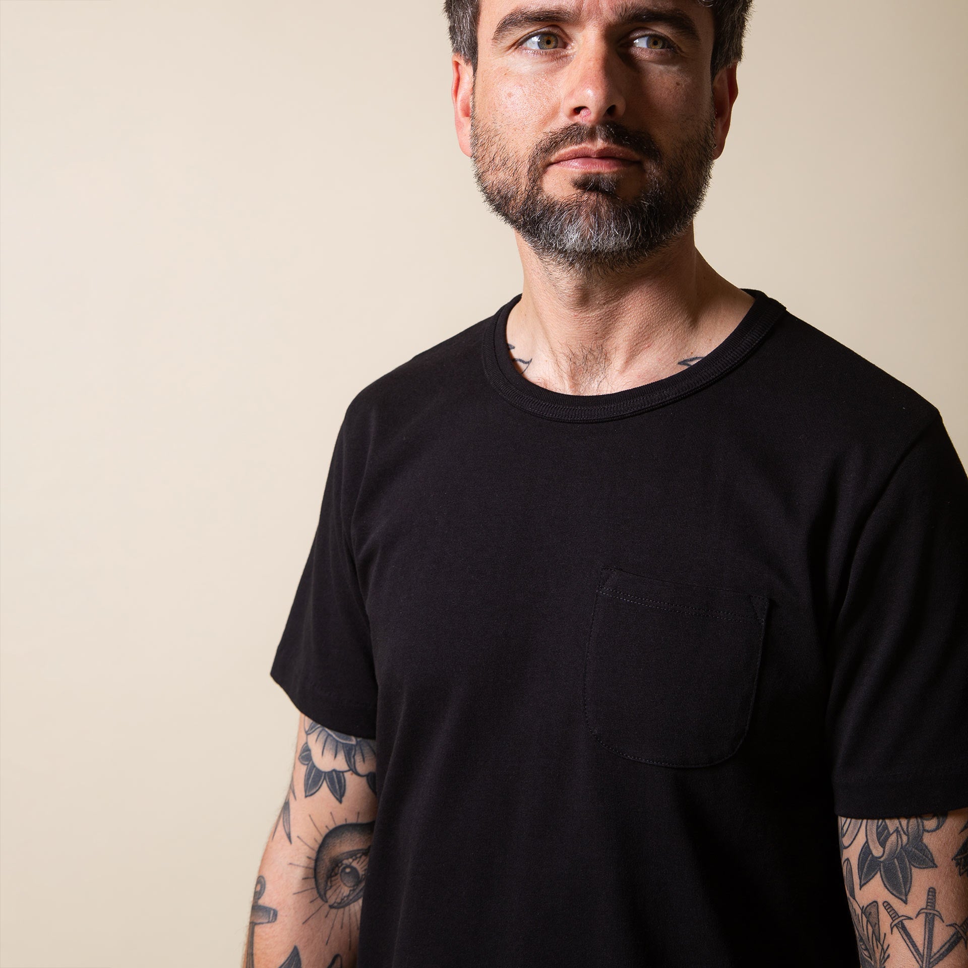 BT-09 VINTAGE TEE black vintage jersey – Benzak Denim Developers